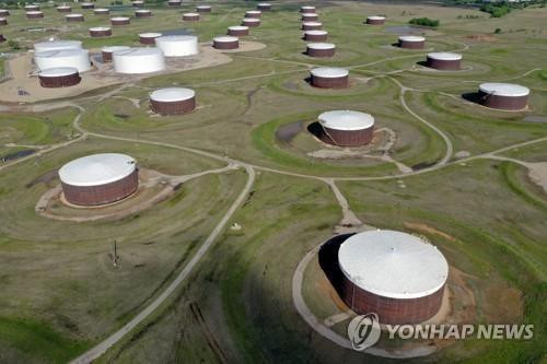 [뉴욕유가] 사우디發 공급 부담에 유가 급락…WTI 2.90%↓